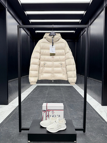 Moncler shopping bag