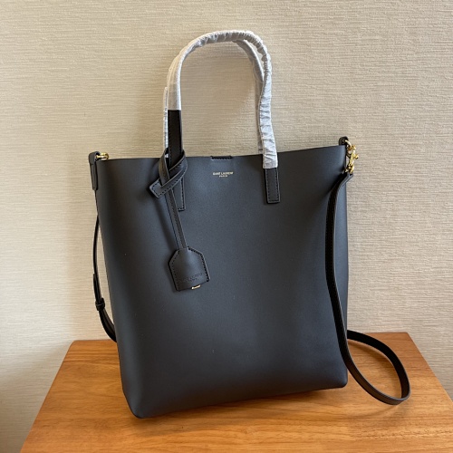Shopping bag from Scarlettluxury