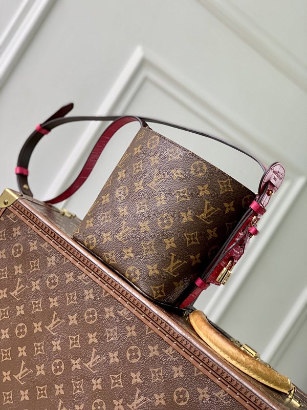 Louis Vuitton crossbody bag
