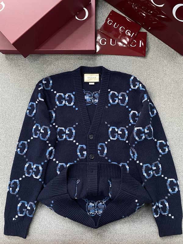 Sweater from Scarlettluxury