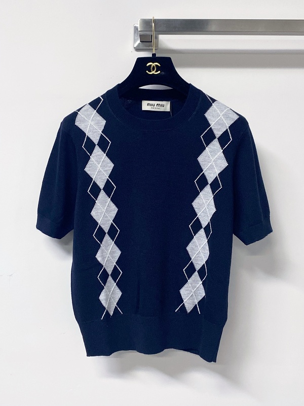 Tee from Scarlettluxury
