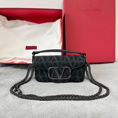 Valentino VLogo Signature
