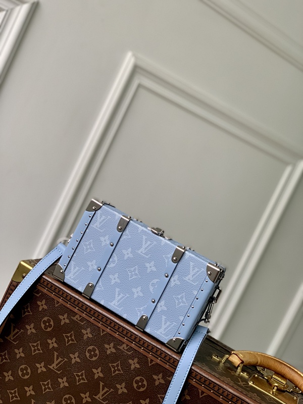 Louis Vuitton crossbody bag