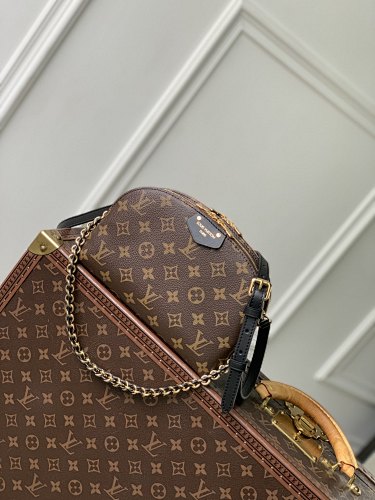 Louis Vuitton crossbody bag