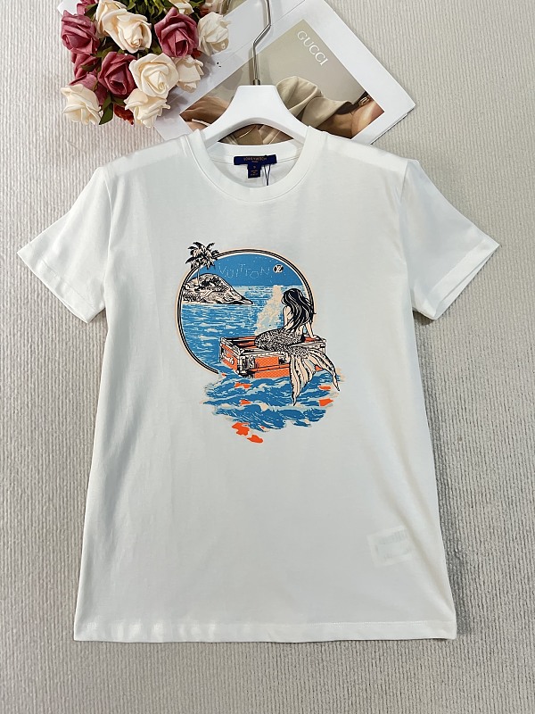 Tee from Scarlettluxury