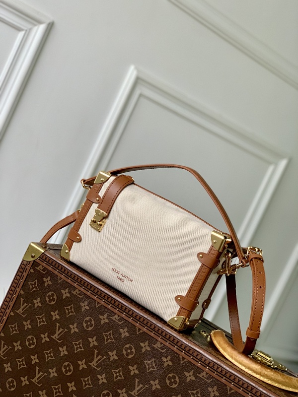 Louis Vuitton crossbody bag