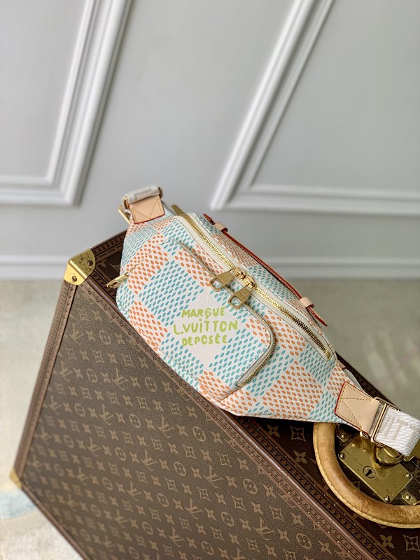 Louis Vuitton crossbody bag