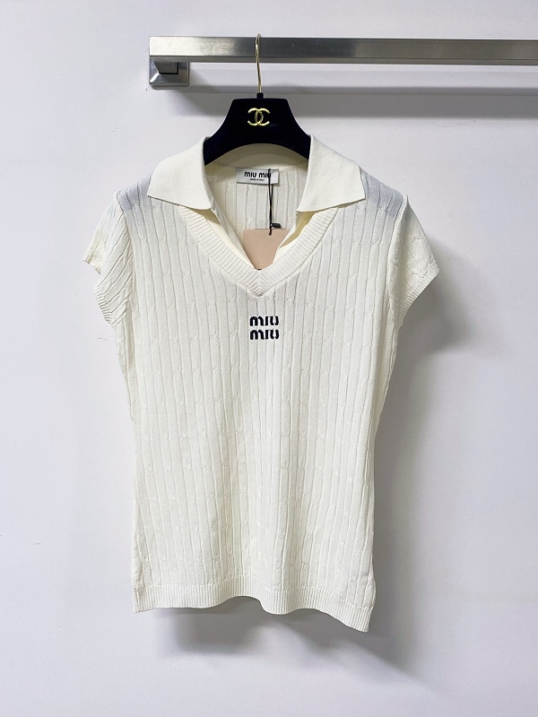 Tee from Scarlettluxury