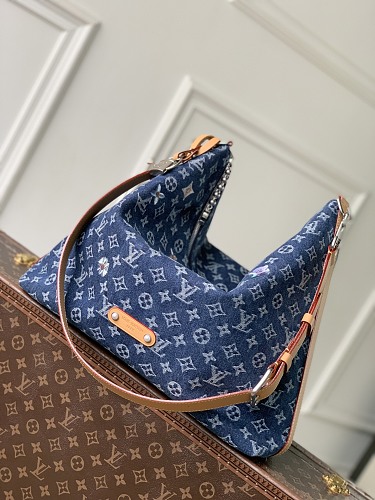 Louis Vuitton shoulder bag