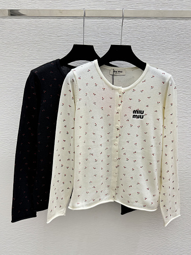 Sweater from Scarlettluxury