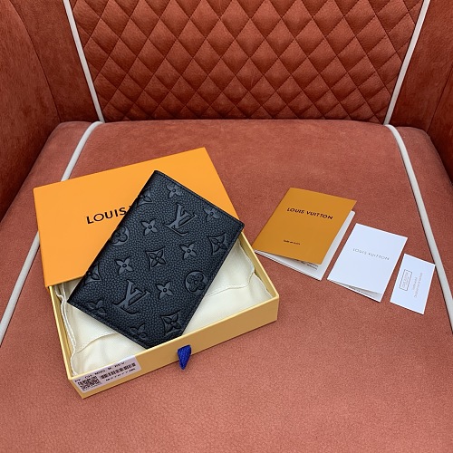 Card holder from Scarlettluxury