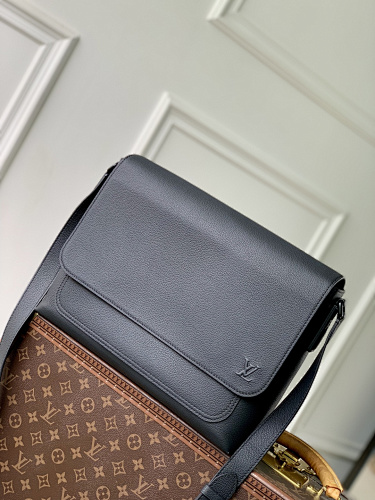 Messenger bag from Scarlettluxury