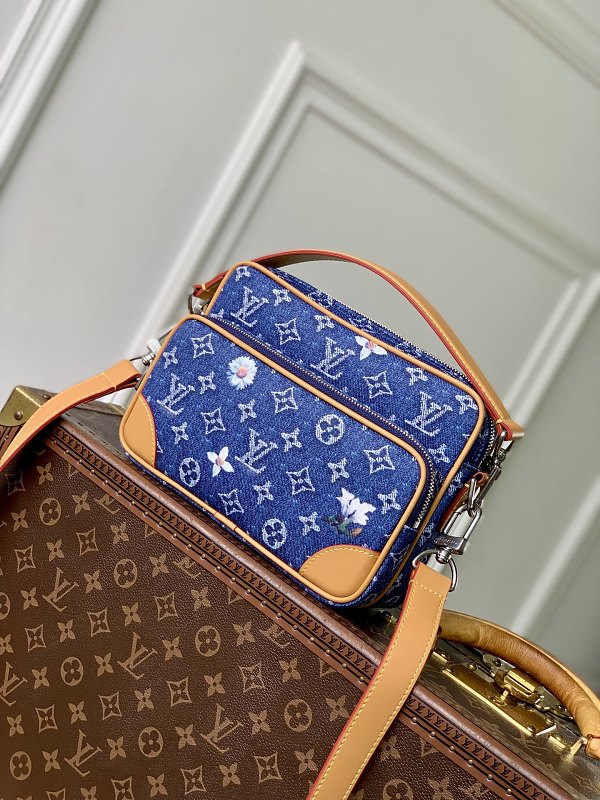 Louis Vuitton crossbody bag