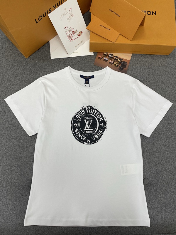 Tee from Scarlettluxury