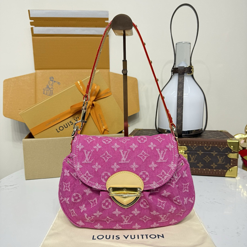 Louis Vuitton crossbody bag
