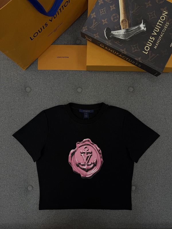 Tee from Scarlettluxury