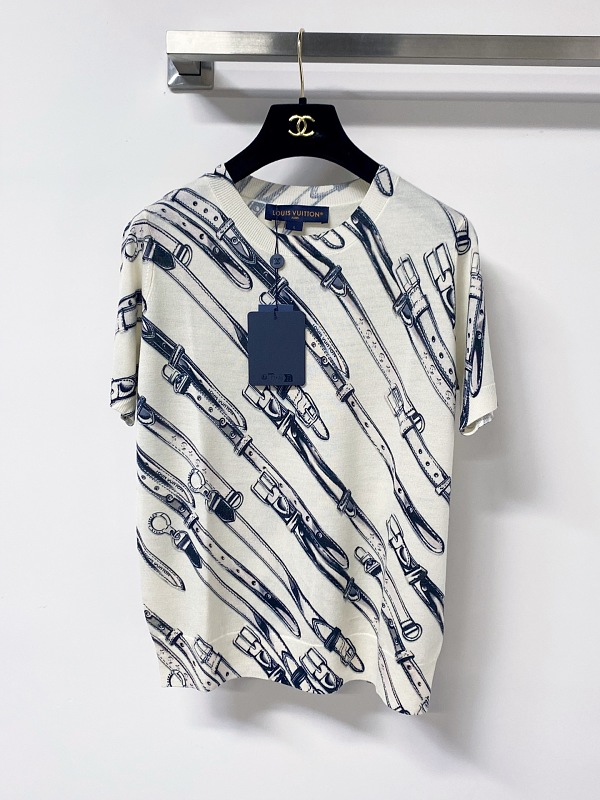 Tee from Scarlettluxury