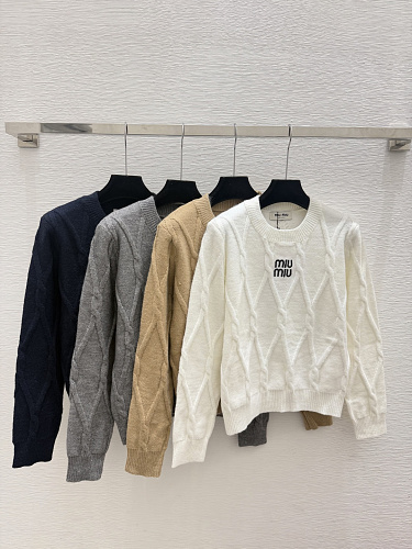 Sweater from Scarlettluxury