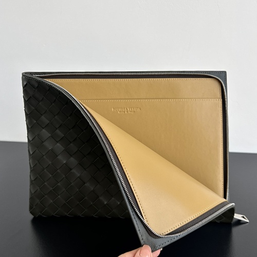 Bottega Veneta clutch
