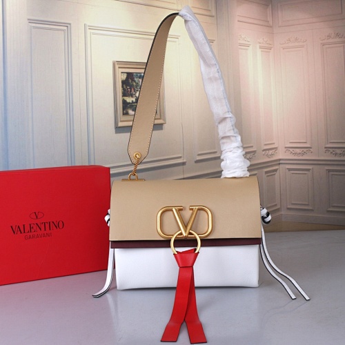 Valentino Garavani E W Vring