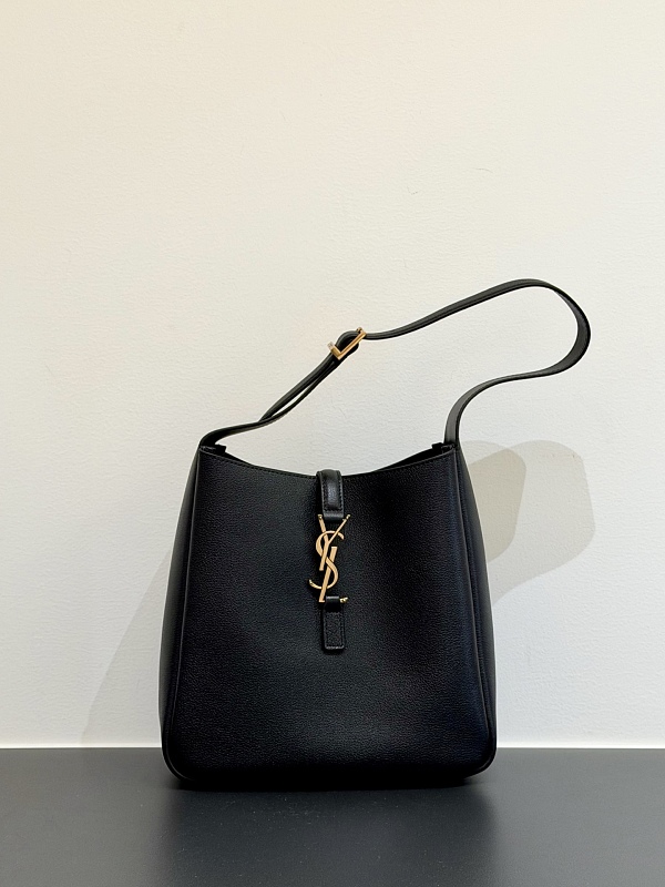 Shoulder bag from Scarlettluxury