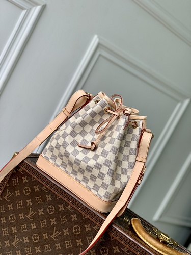 Louis Vuitton crossbody bag