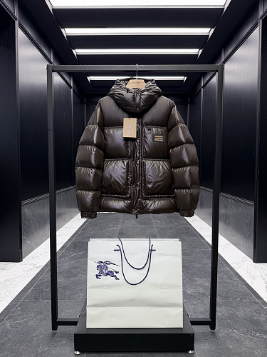 Burberry shopping bag