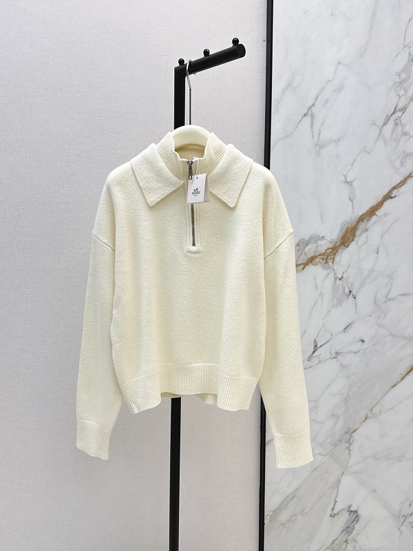 Sweater from Scarlettluxury