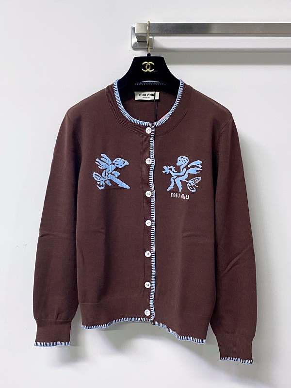 Sweater from Scarlettluxury
