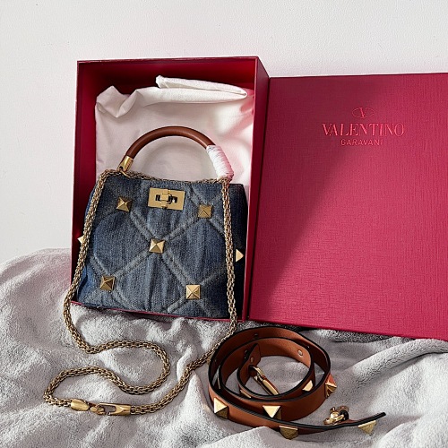 Valentino Garavani Roman Stud