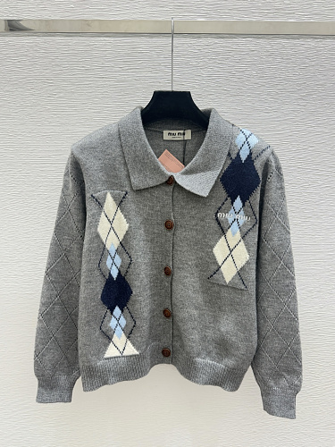 Sweater from Scarlettluxury