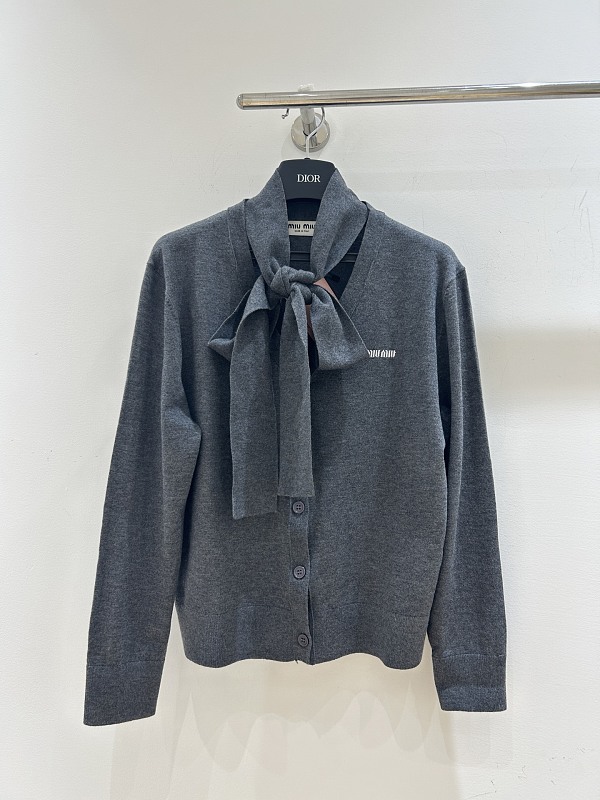 Sweater from Scarlettluxury