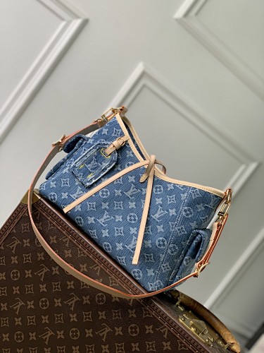 Louis Vuitton crossbody bag