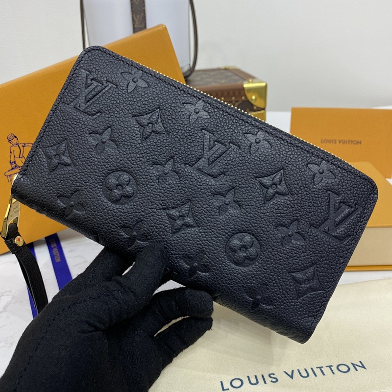 Louis Vuitton clutch
