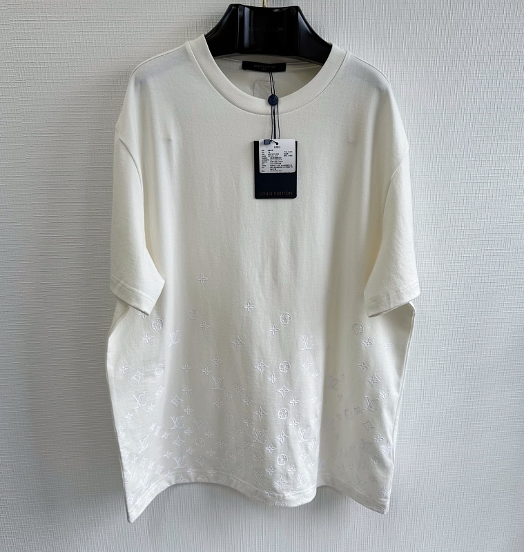 Tee from Scarlettluxury