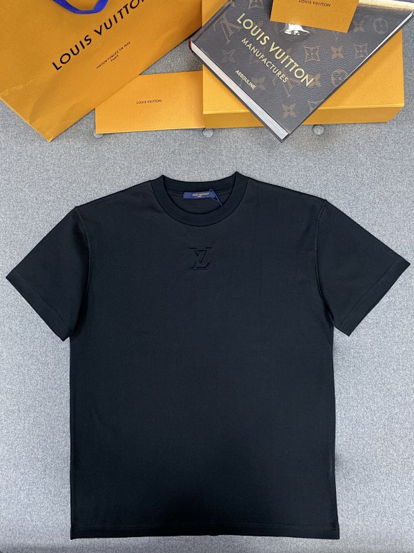 Tee from Scarlettluxury