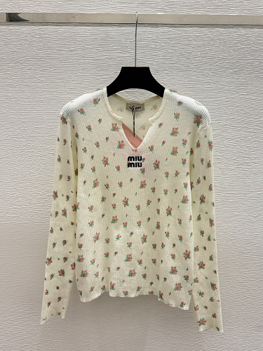 Sweater from Scarlettluxury