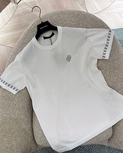 Tee from Scarlettluxury