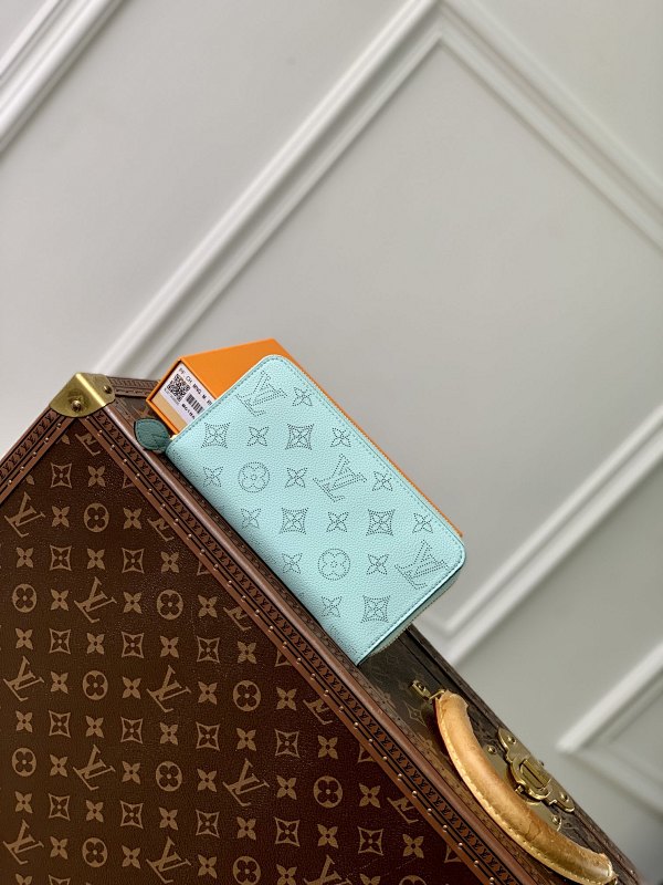 Louis Vuitton card holder
