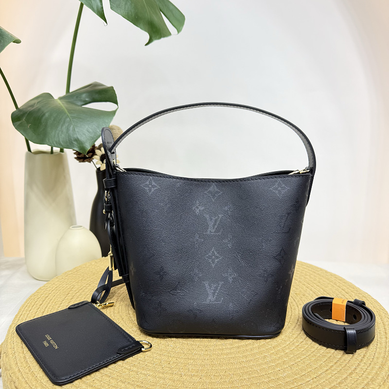 Louis Vuitton crossbody bag