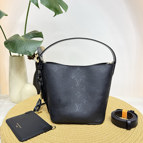 Louis Vuitton crossbody bag