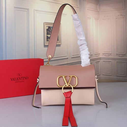 Valentino Garavani E W Vring