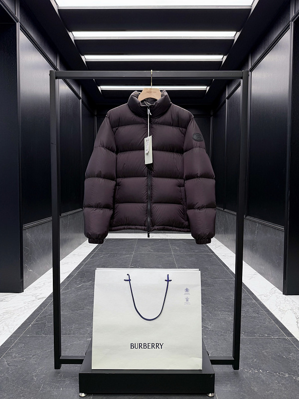 Burberry shopping bag