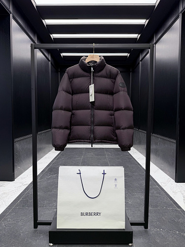 Burberry shopping bag