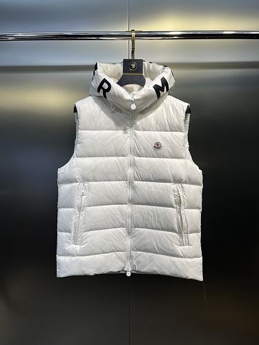 Moncler hat