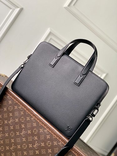 Louis Vuitton crossbody bag
