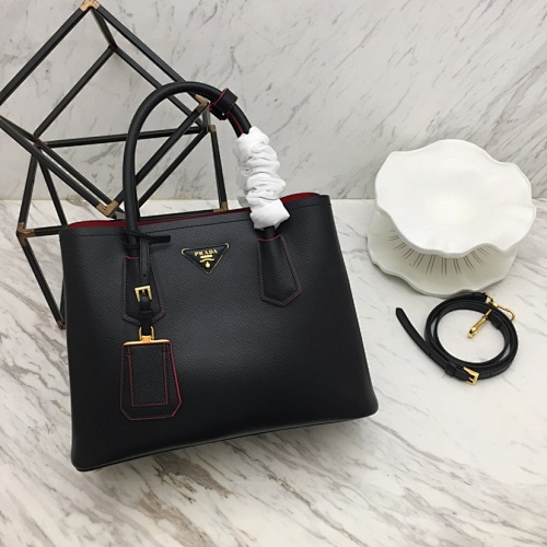 Shopping bag from Scarlettluxury