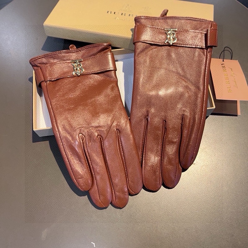 Gloves from Scarlettluxury