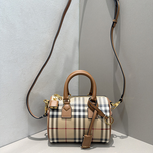 Travel bag from Scarlettluxury