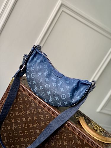 Louis Vuitton crossbody bag